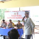 tokoh masyarakat termasuk salah satu inisiator pembentukan JKR yakni Uti Jusni dalam kegiatan 'AJK Mendengar' yang diselenggarakan di Halaman Polsek Manis Mata.